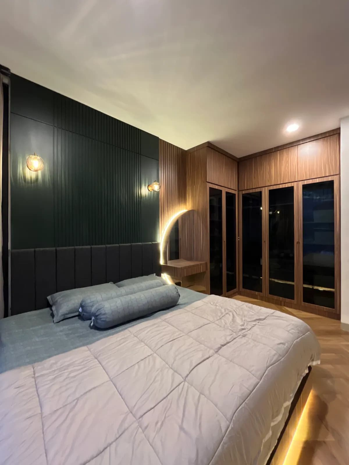 Interior Kamar Tidur custom karya Niscala Furniture - detail 2