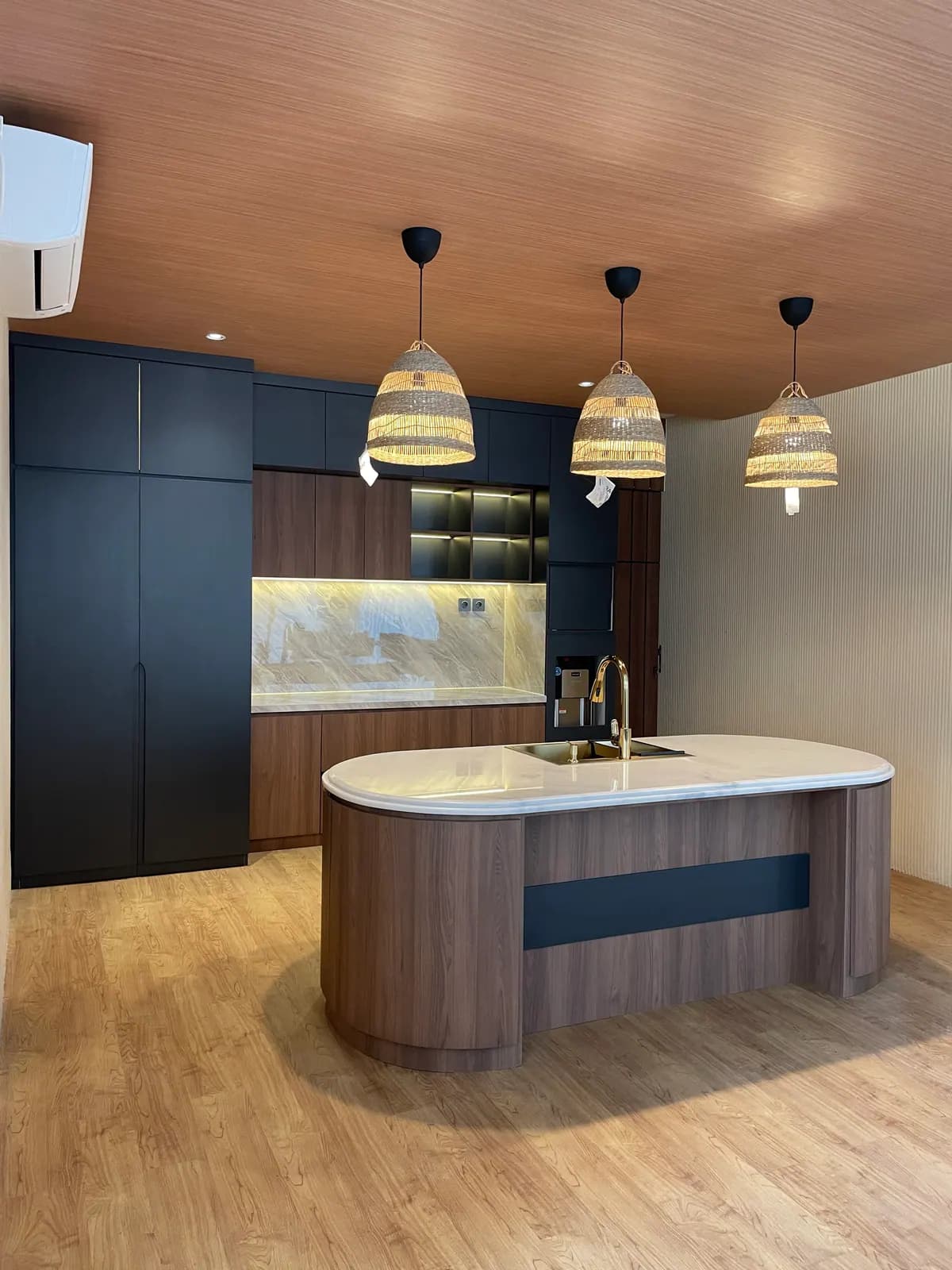 Kitchen Set & Pantry custom karya Niscala Furniture, finishing modern - detail 5