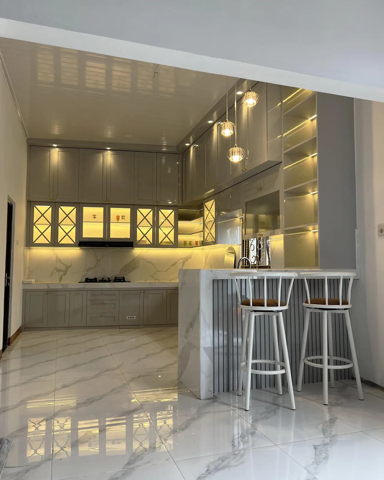 Kitchen Set & Pantry custom karya Niscala Furniture, finishing semi classic - detail 2