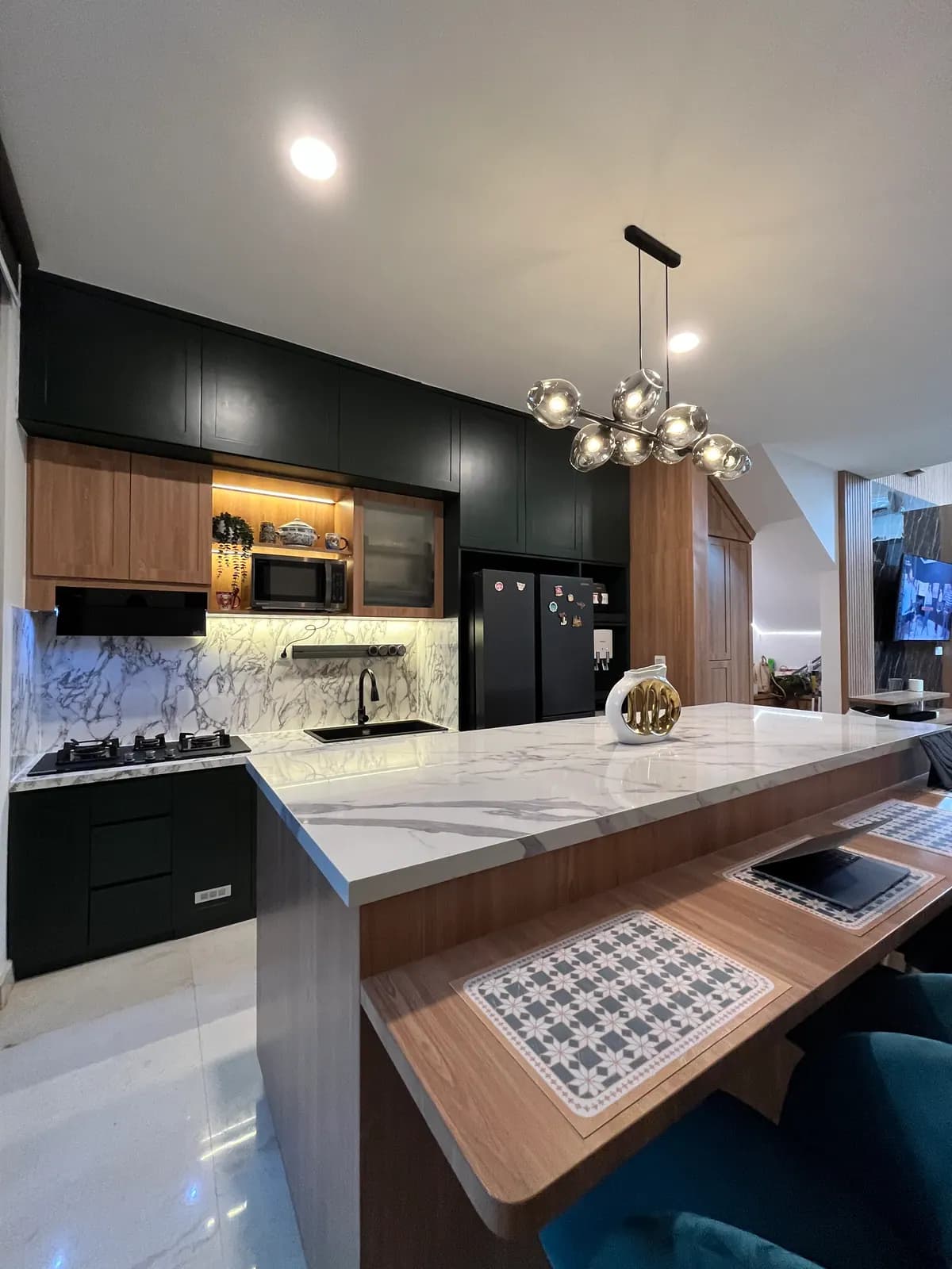 Kitchen Set & Pantry custom karya Niscala Furniture, finishing semi classic - detail 3