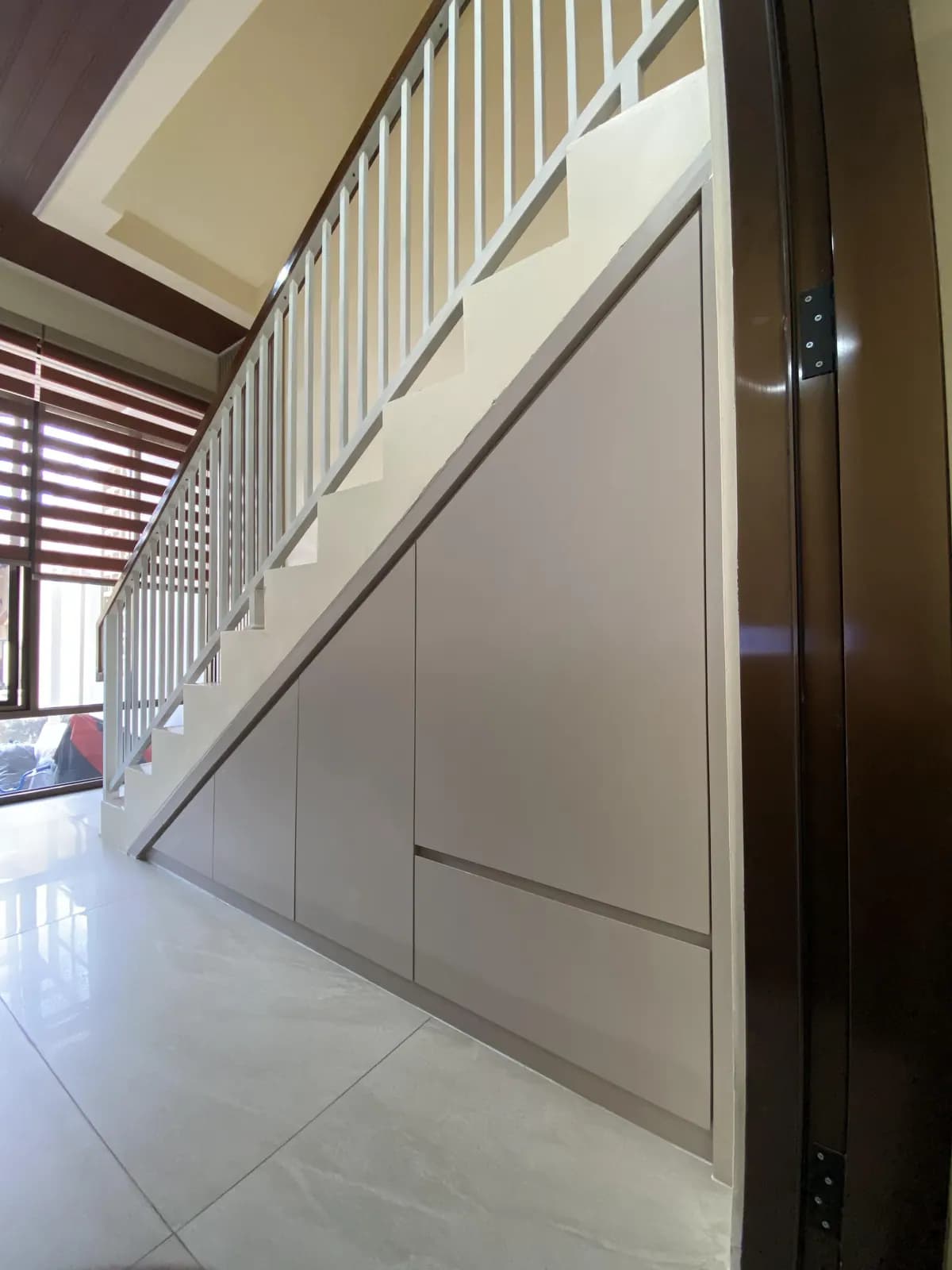 Lemari Bawah Tangga custom karya Niscala Furniture - detail 2