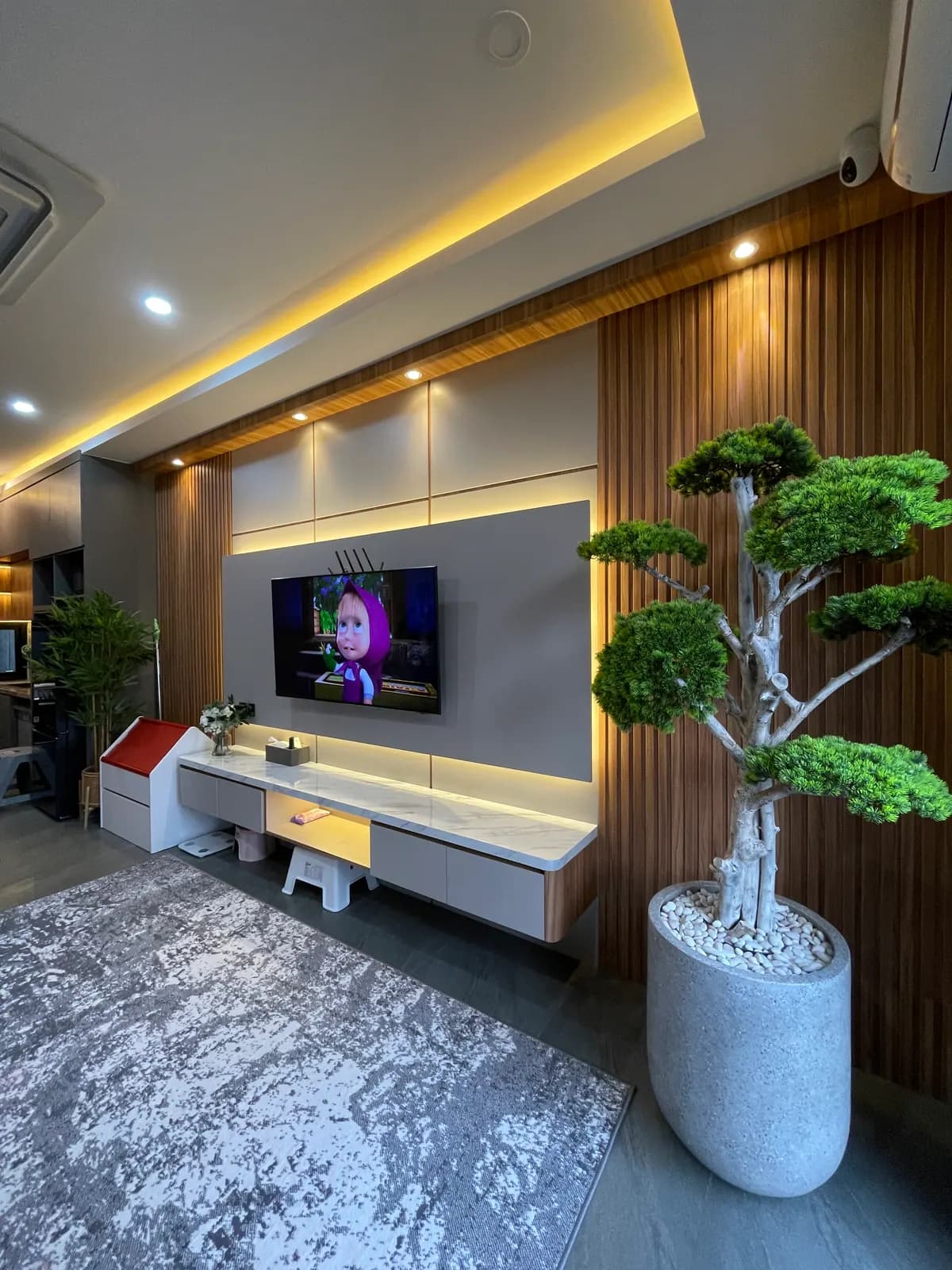 Backdrop TV & Rak Televisi custom karya Niscala Furniture - detail 3