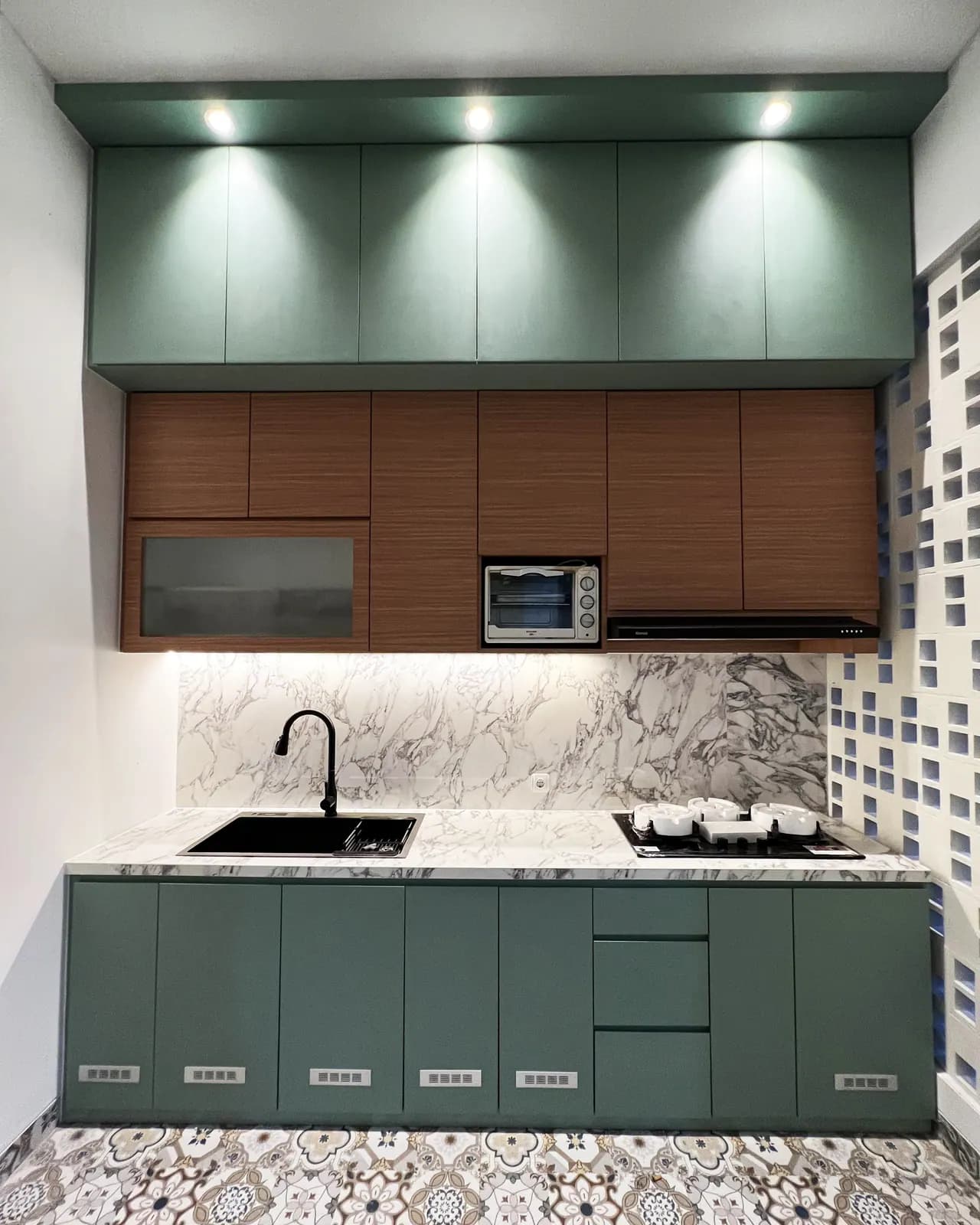 Kitchen Set & Pantry custom karya Niscala Furniture
