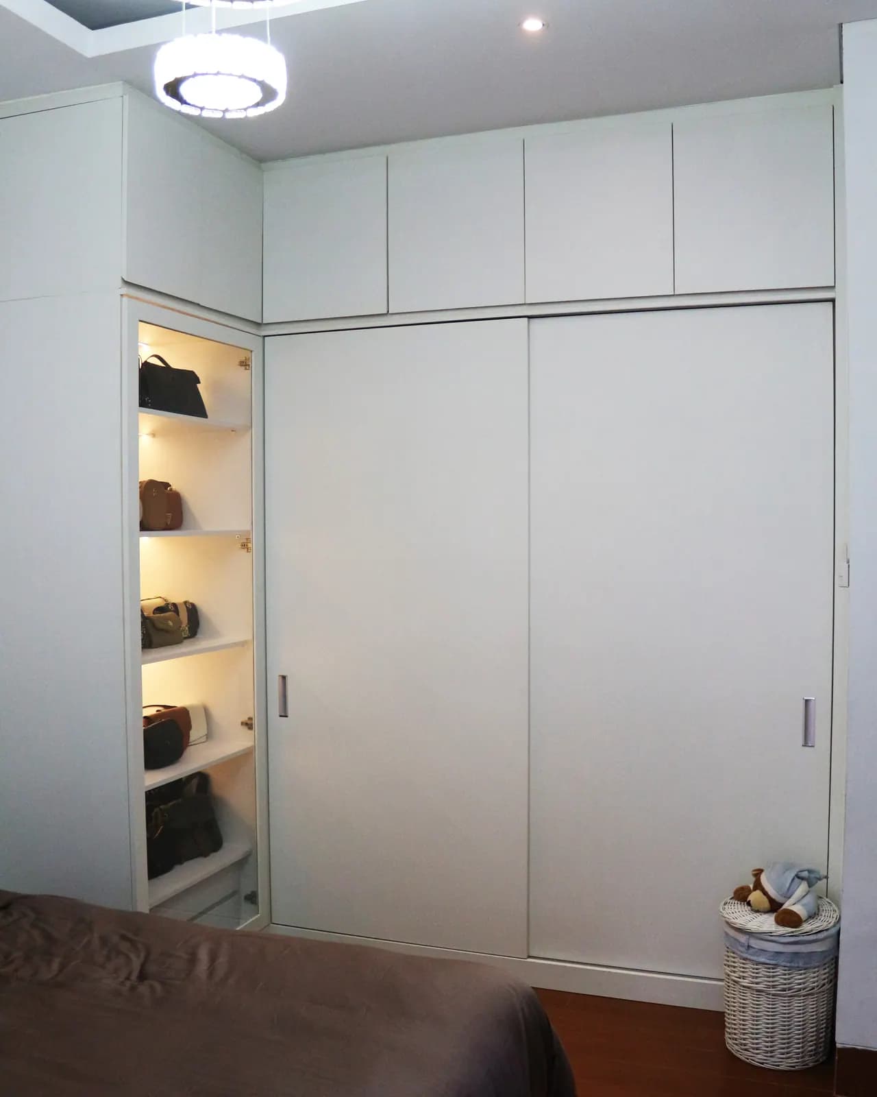Lemari Pakaian Custom custom karya Niscala Furniture, di Buah Batu Regensi, finishing semi & full home