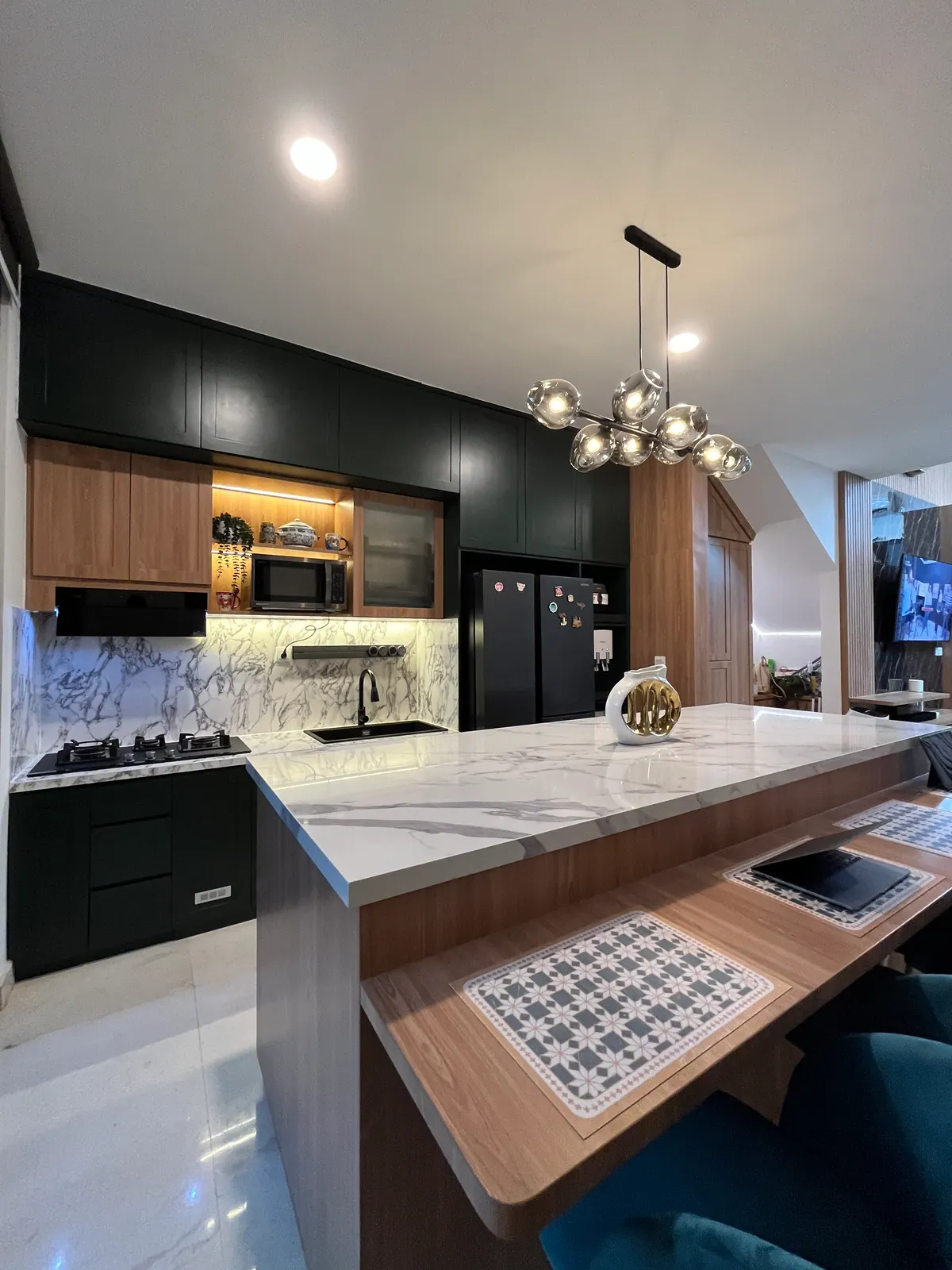 Detail moulding kitchen set semi klasik Niscala
